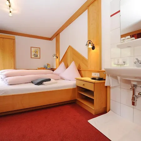 Daire Apartment Alexandra In Galtuer By Interhome *